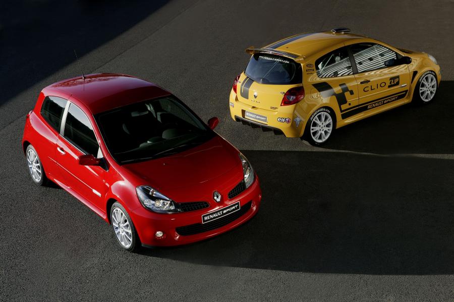  Renault Clio R.S. 2.0 16V 2006 года  (фото 64 из 125)
